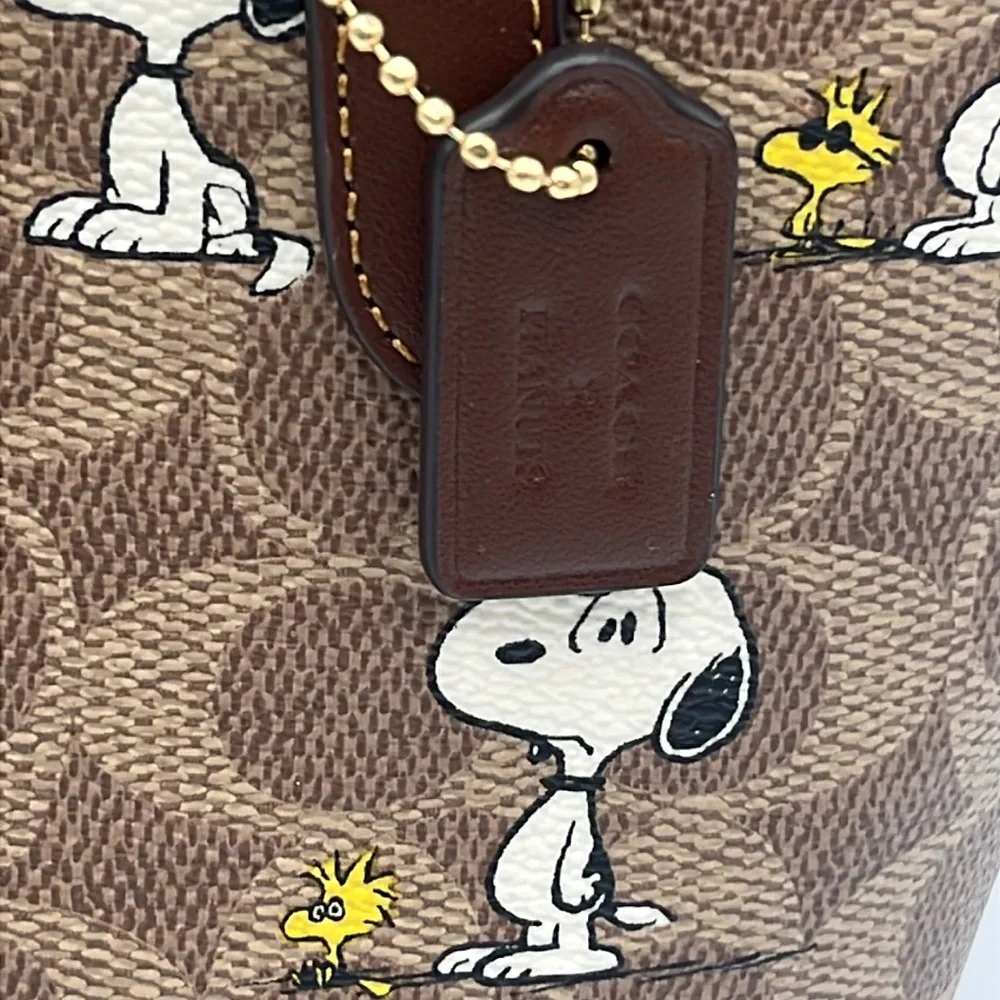 Coach peanuts mini